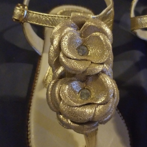 Gold toddler sandals *NEW* Size 10 - Picture 3 of 5